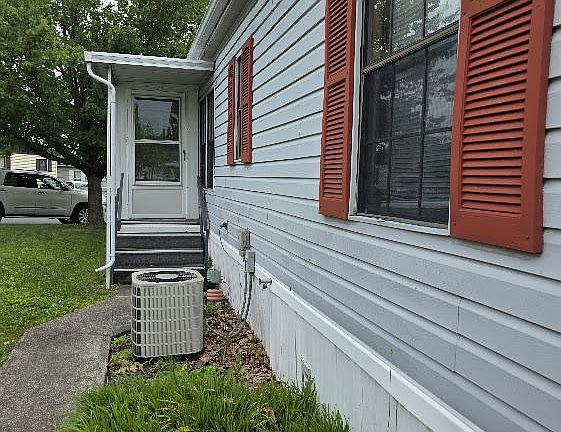 4th image of 49 Meadow Run Pl