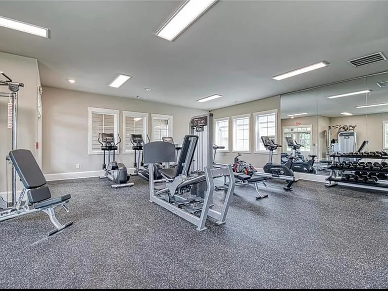 344 Overlook Ct — Photo 2