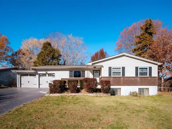 2433 Debra Dr, High Ridge, MO 63049