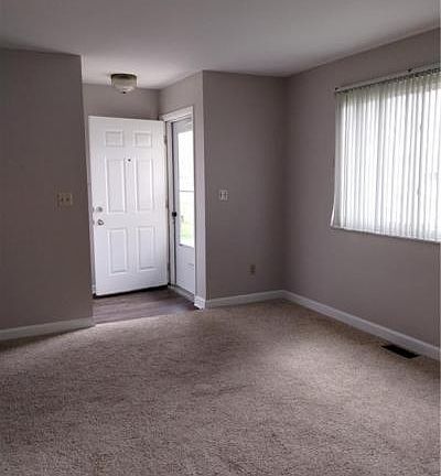 3rd image of 728 Red Deer Ln #728
