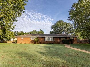 905 N Bryan St, Weatherford, OK 73096