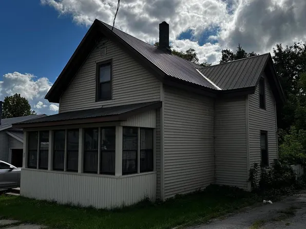 71 Pearl St, Malone, NY 12953