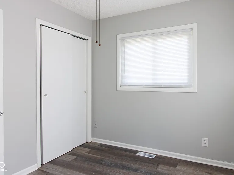 2517 Villa Ave — Photo 10