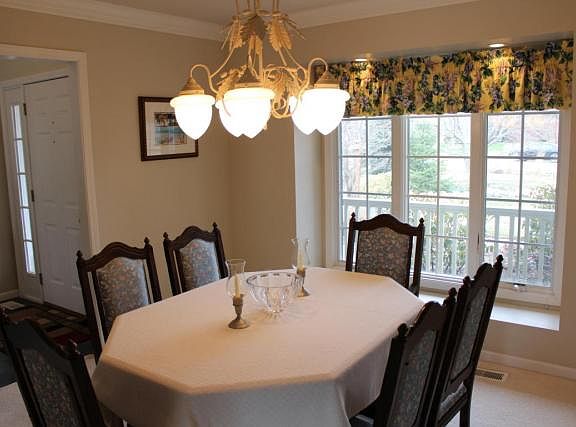 4th image of 1352 Old Farm Ln