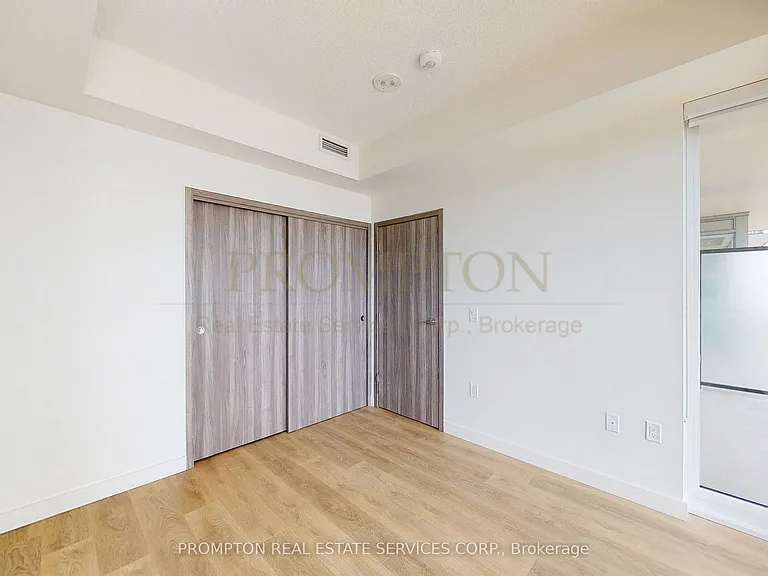 95 McMahon Dr #1601 — Photo 18