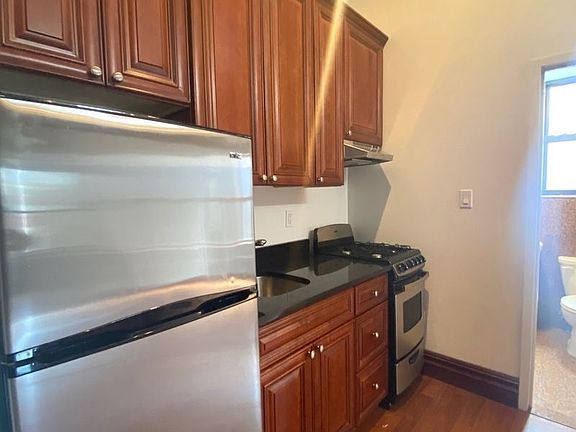 4th image of 1261 Park Ave #B12