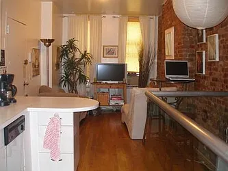 Rented by R New York
