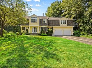 1 Nobscot Brook Ln, Rockland, MA 02370