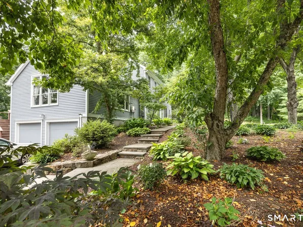 17 Sweet Meadow Road, Newtown, CT 06470