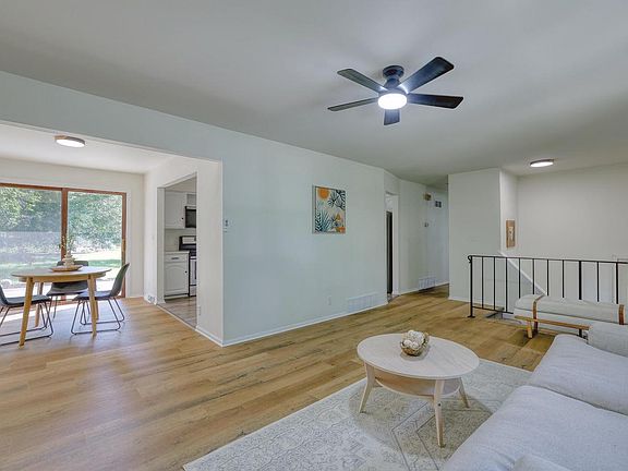 4th image of 9006 W Cheyenne COURT