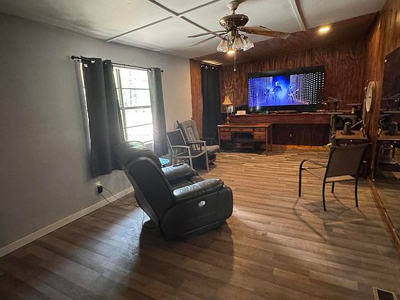 4th image of 212 Milner Dr