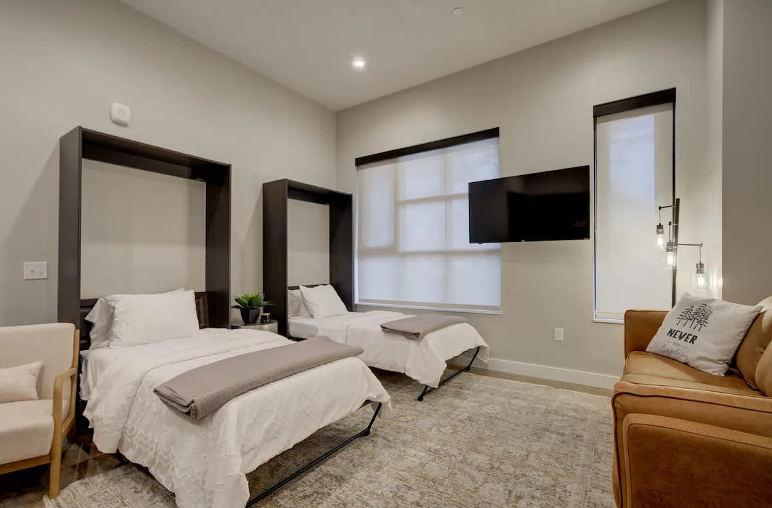 1 bed, 1.0 bath, 1496 sqft, $4,618 — Photo 3