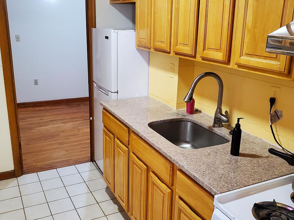 1st image of 30 McGeory Ave APT 1