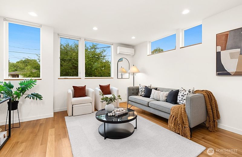3rd image of 921 NW 59th Street