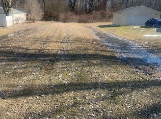 21999 Fenster St, Belleville, MI 48111