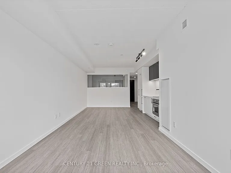 689 The Queensway #216 — Photo 29