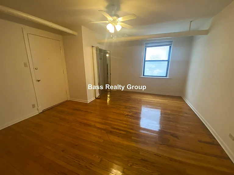 5124 S Blackstone Ave #L2 — Photo 3