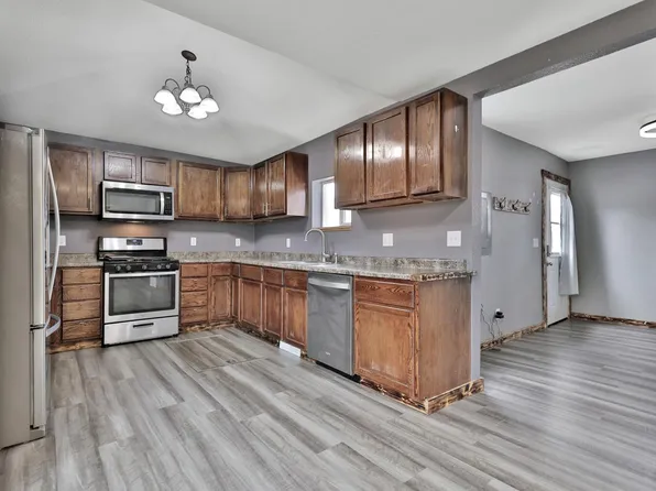 675 4th St SE, Pine City, MN 55063