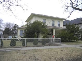 426 N Genesee St APT 1, Waukegan, IL 60085