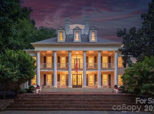 2611 Oakmeade Dr, Charlotte, NC 28270