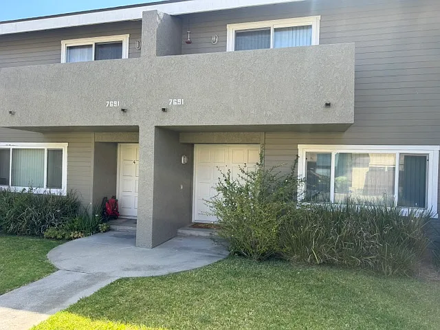 7691 Garfield Ave #3 — Photo 2