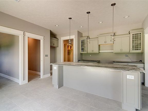 5th image of 5027 Sage St