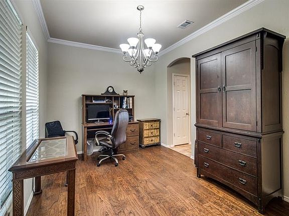 5th image of 5741 Crestwood Dr
