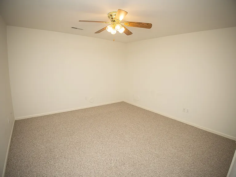 3725 Oxford Rd — Photo 24