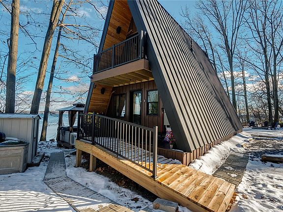 3rd image of 925 Serenity Rd