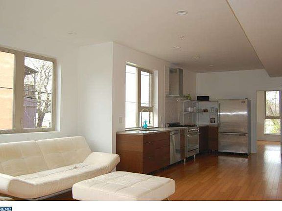 2nd image of 631 N 12th St #B