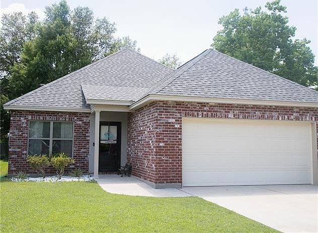 1st image of 104 Mirabeau Pl