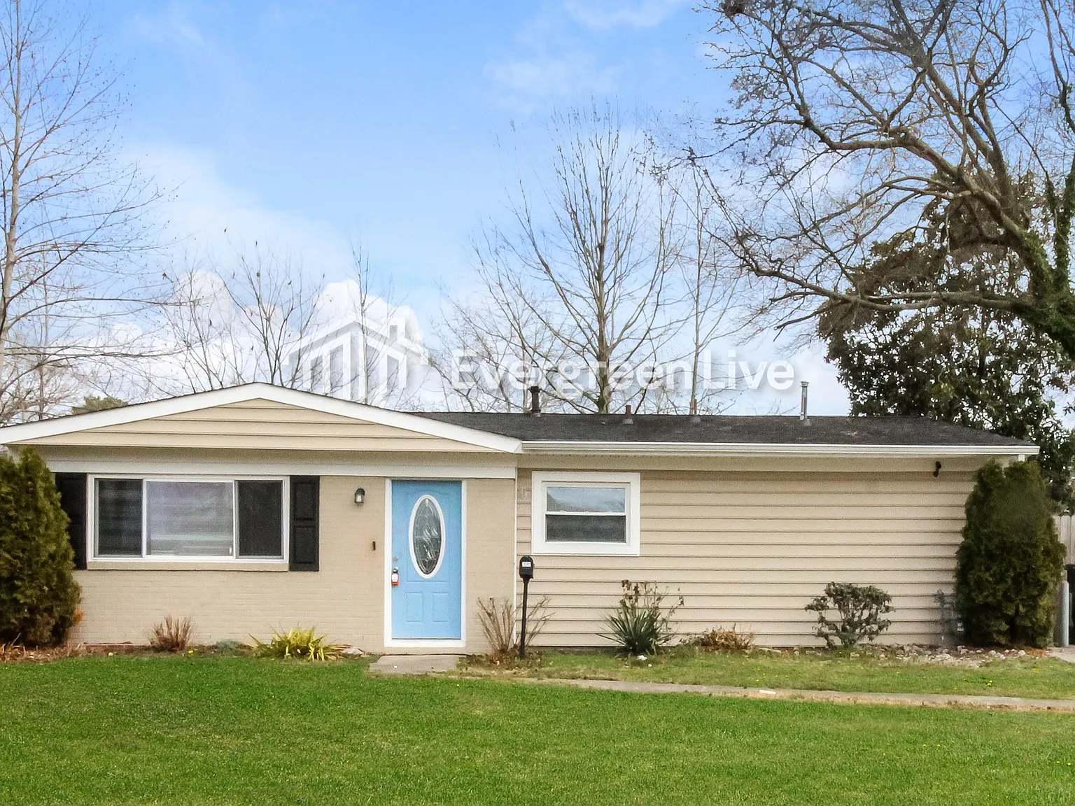 4 bed, 2.5 bath, 1580 sqft, $2,495 — Photo 1