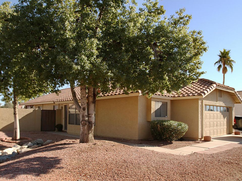 2nd image of 15417 S 38th Pl