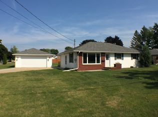 513 S Washington St, Combined Locks, WI 54113