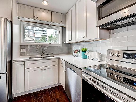 4th image of 704 N Pearl St Unit 321-L