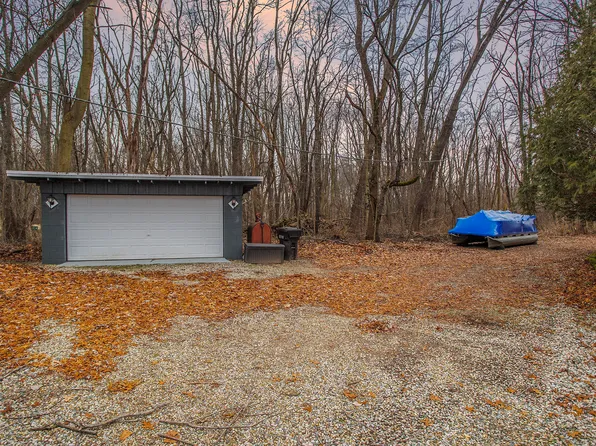 Eagle Lake Dr, Paw Paw, MI 49079
