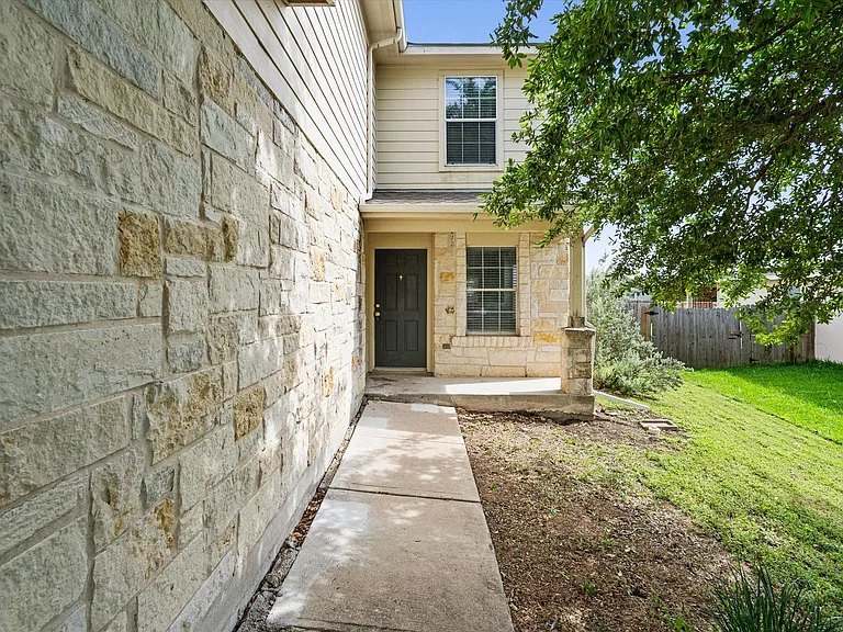 142 Jack Rabbit Ln — Photo 3