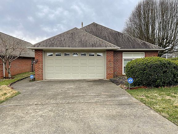 4th image of 449 Creekview Ln