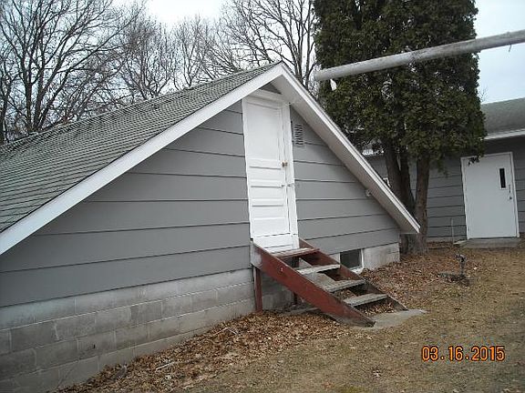 5th image of 607 334th Ave NE