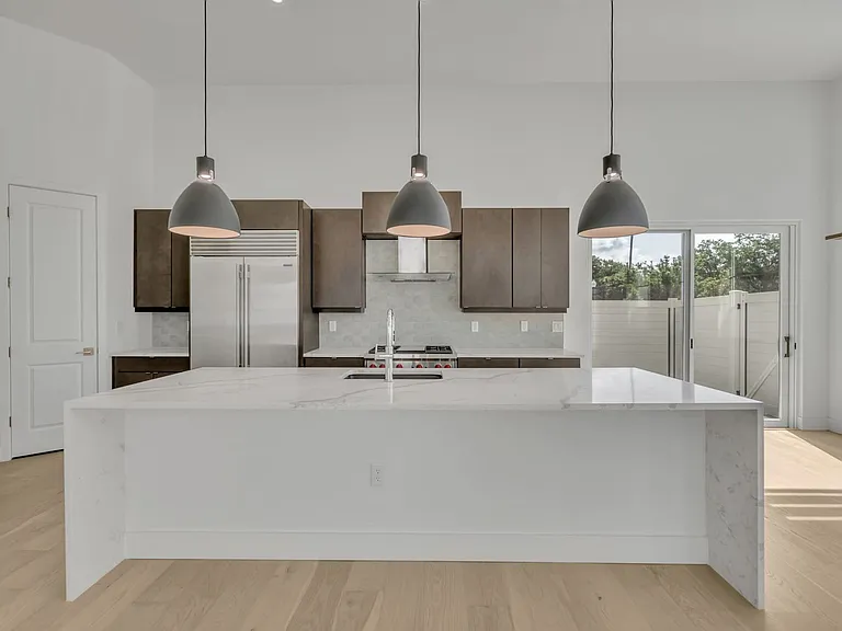 501 W Canton Ave — Photo 12