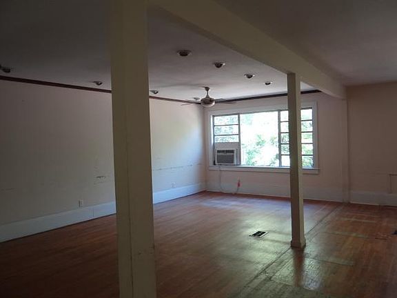 5th image of 1214-16 Broadway St