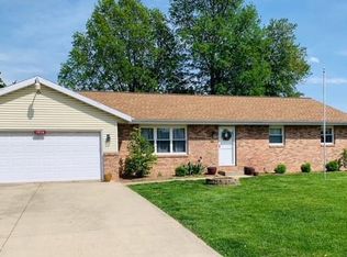 1014 Taylor St, Effingham, IL 62401