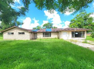 419 Lee Ave, Jones Creek, TX 77541