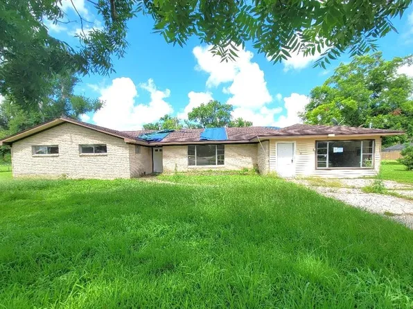 419 Lee Ave, Jones Creek, TX 77541
