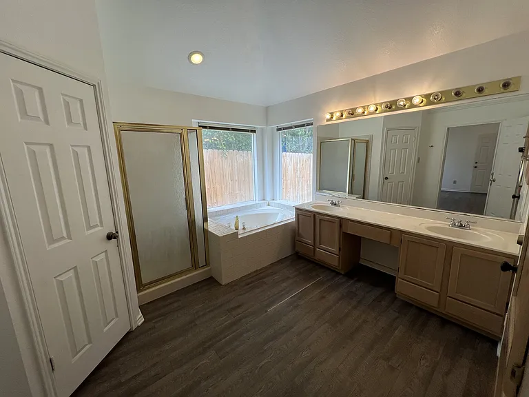 5904 Creekway St — Photo 10