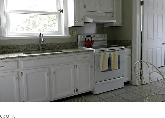5th image of 706 Pepper Ave