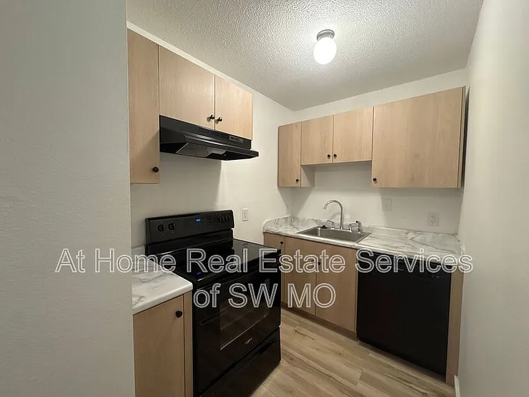 3342 E Linwood St #4 — Photo 1
