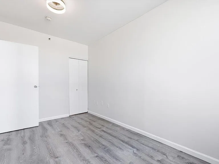 45 River Dr S #609 — Photo 24