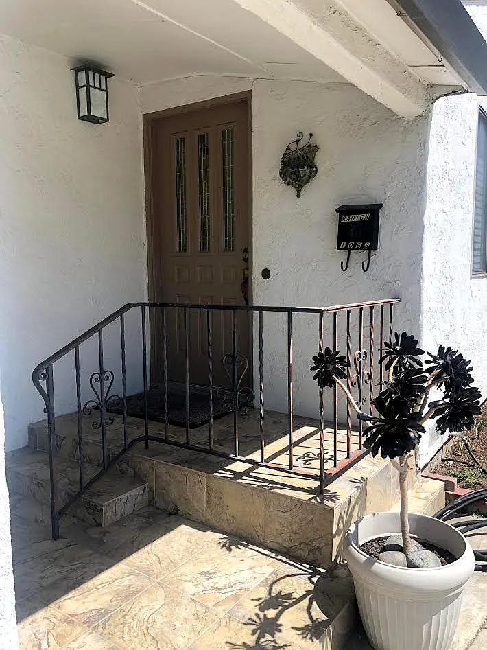 1068 Haven Ave photo 1