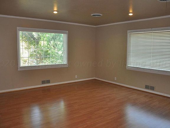 5th image of 1826 Fir St